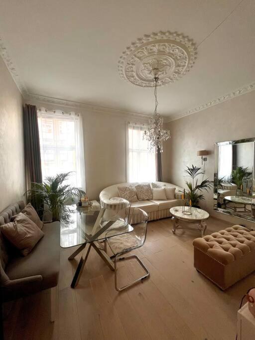 Royal Neighbourhood Elegant Flat In Central 오슬로 외부 사진